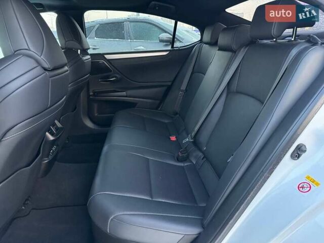 Белый Лексус ЕС, объемом двигателя 2.49 л и пробегом 84 тыс. км за 36990 $, фото 8 на Automoto.ua