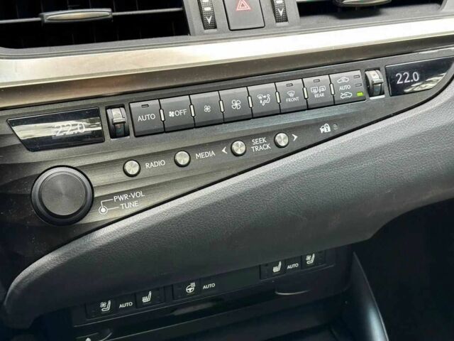 Белый Лексус ЕС, объемом двигателя 3.5 л и пробегом 59 тыс. км за 19700 $, фото 23 на Automoto.ua