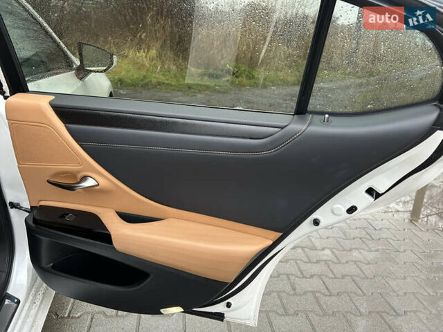 Белый Лексус ЕС, объемом двигателя 2.49 л и пробегом 51 тыс. км за 41900 $, фото 29 на Automoto.ua