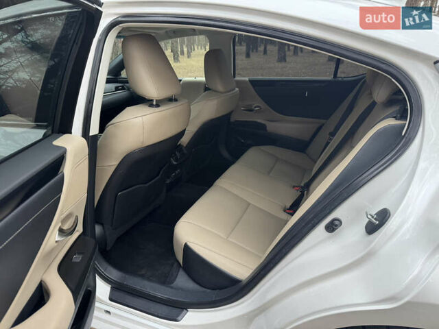 Білий Лексус ЕС, об'ємом двигуна 2.49 л та пробігом 82 тис. км за 33500 $, фото 14 на Automoto.ua