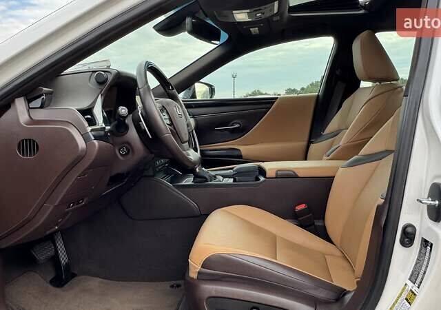 Белый Лексус ЕС, объемом двигателя 2.49 л и пробегом 76 тыс. км за 41999 $, фото 9 на Automoto.ua