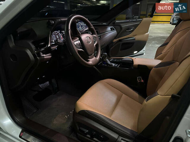 Белый Лексус ЕС, объемом двигателя 2.49 л и пробегом 16 тыс. км за 42999 $, фото 12 на Automoto.ua