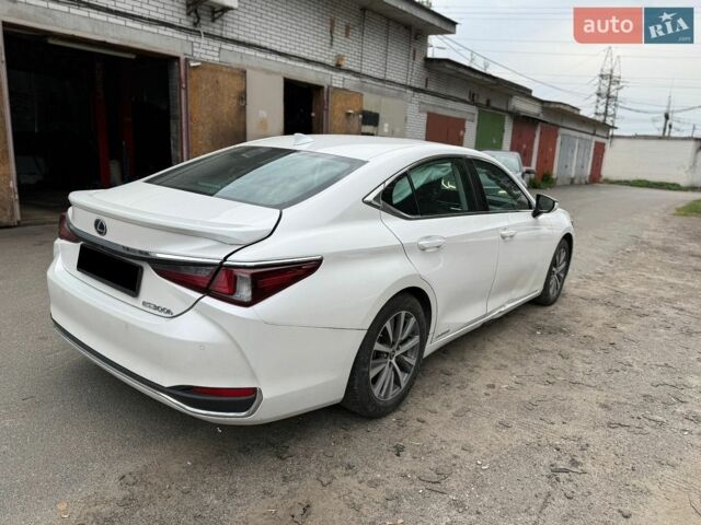 Белый Лексус ЕС, объемом двигателя 2.49 л и пробегом 160 тыс. км за 17200 $, фото 2 на Automoto.ua