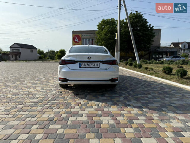 Белый Лексус ЕС, объемом двигателя 2.49 л и пробегом 12 тыс. км за 51500 $, фото 3 на Automoto.ua