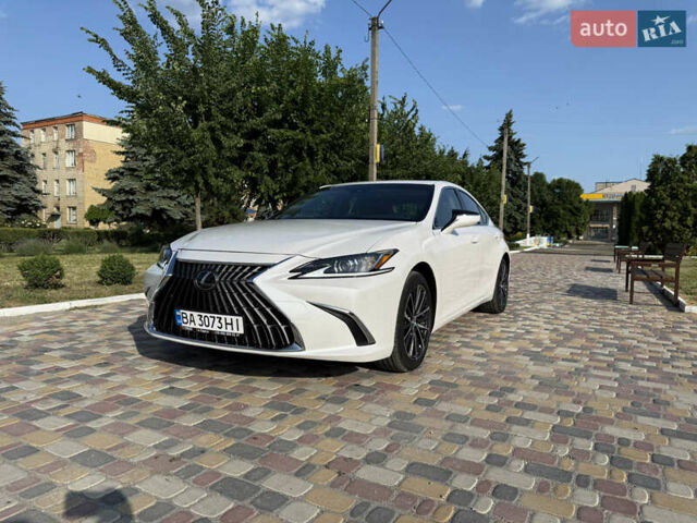 Белый Лексус ЕС, объемом двигателя 2.49 л и пробегом 12 тыс. км за 51500 $, фото 2 на Automoto.ua
