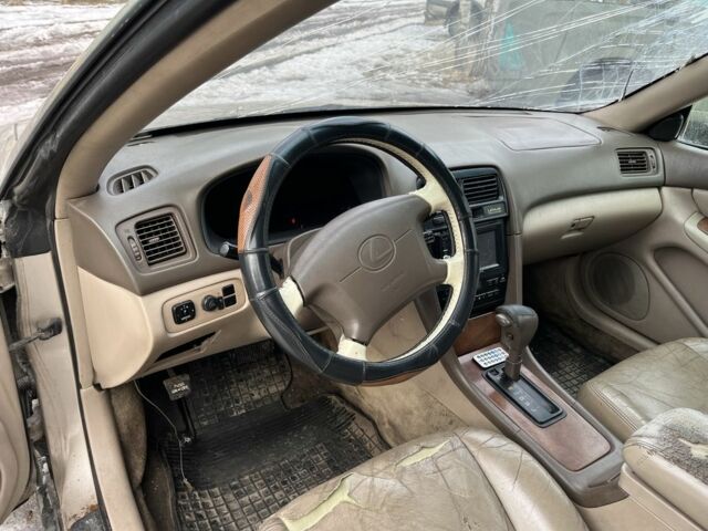 Бежевый Лексус ЕС, объемом двигателя 3 л и пробегом 240 тыс. км за 903 $, фото 2 на Automoto.ua