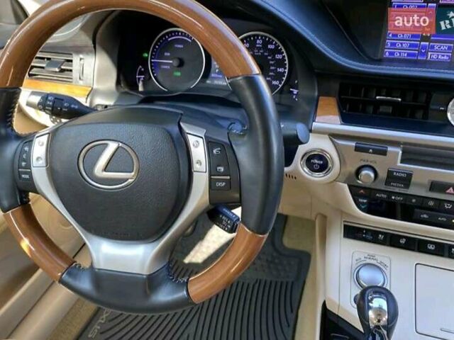 Бежевый Лексус ЕС, объемом двигателя 2.49 л и пробегом 145 тыс. км за 15000 $, фото 19 на Automoto.ua