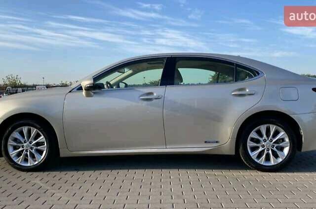 Бежевый Лексус ЕС, объемом двигателя 2.49 л и пробегом 145 тыс. км за 15000 $, фото 7 на Automoto.ua