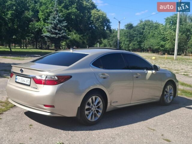 Бежевий Лексус ЕС, об'ємом двигуна 3 л та пробігом 215 тис. км за 18000 $, фото 12 на Automoto.ua