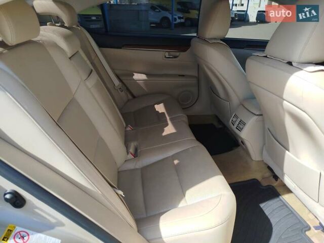 Лексус ЕС 2015 в Киеве на Automoto.ua Бежевый Лексус ЕС, объемом двигателя 2.5 л и пробегом 92 тыс. км за 22900 $, фото 14 на Automoto.ua