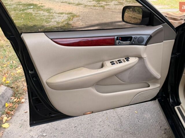 Чорний Лексус ЕС, об'ємом двигуна 3 л та пробігом 275 тис. км за 3999 $, фото 12 на Automoto.ua