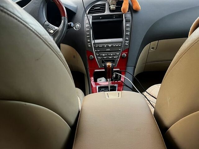 Черный Лексус ЕС, объемом двигателя 3.5 л и пробегом 360 тыс. км за 8000 $, фото 10 на Automoto.ua