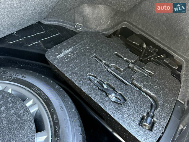 Черный Лексус ЕС, объемом двигателя 3.46 л и пробегом 89 тыс. км за 11999 $, фото 85 на Automoto.ua