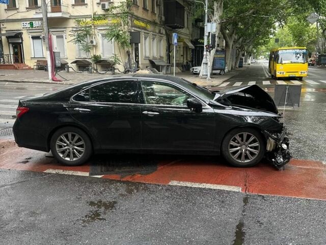 Черный Лексус ЕС, объемом двигателя 0 л и пробегом 180 тыс. км за 4000 $, фото 2 на Automoto.ua