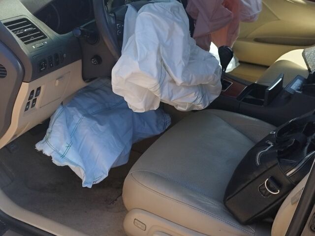 Черный Лексус ЕС, объемом двигателя 0 л и пробегом 180 тыс. км за 4000 $, фото 3 на Automoto.ua