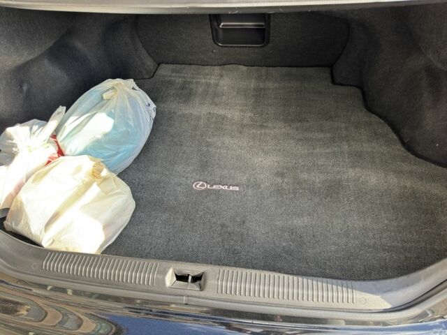 Черный Лексус ЕС, объемом двигателя 3.5 л и пробегом 230 тыс. км за 12700 $, фото 14 на Automoto.ua