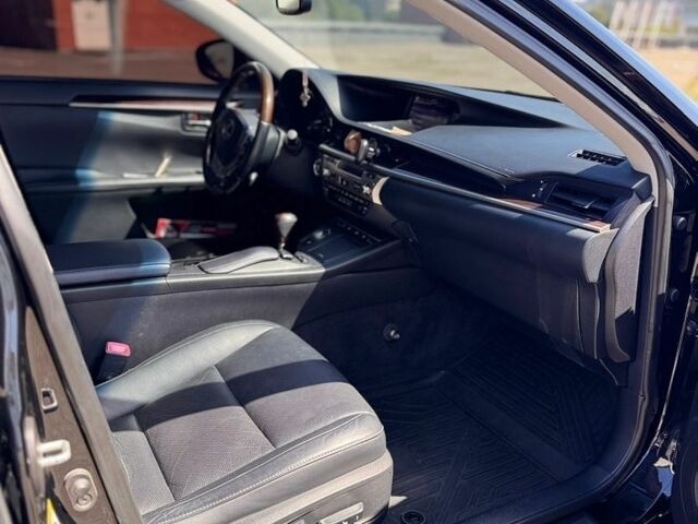 Черный Лексус ЕС, объемом двигателя 3.5 л и пробегом 160 тыс. км за 17500 $, фото 10 на Automoto.ua
