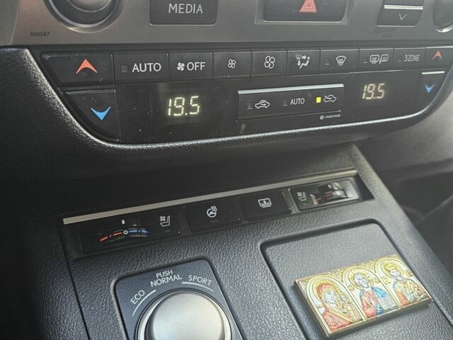 Черный Лексус ЕС, объемом двигателя 3.5 л и пробегом 286 тыс. км за 17500 $, фото 21 на Automoto.ua