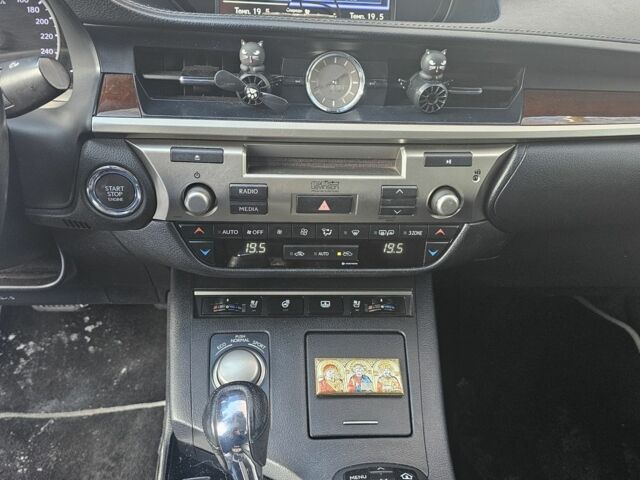 Черный Лексус ЕС, объемом двигателя 3.5 л и пробегом 286 тыс. км за 17500 $, фото 14 на Automoto.ua