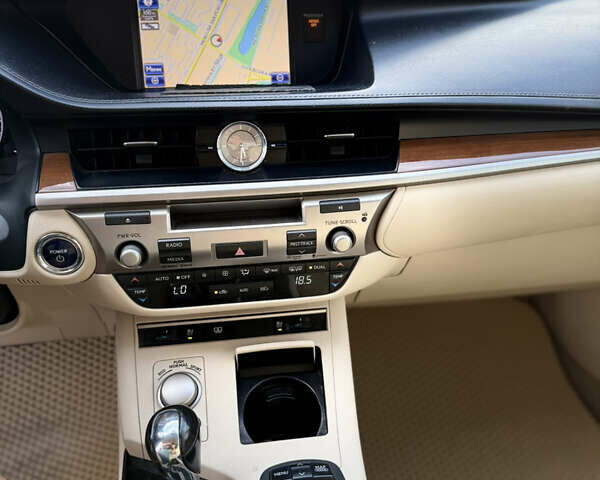 Черный Лексус ЕС, объемом двигателя 2.5 л и пробегом 303 тыс. км за 15900 $, фото 17 на Automoto.ua