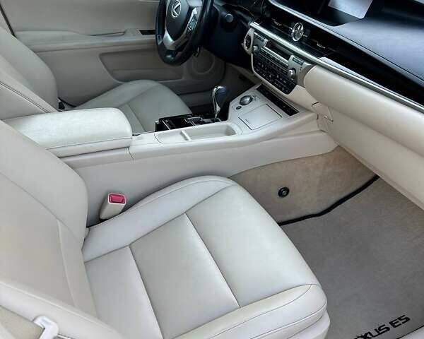 Черный Лексус ЕС, объемом двигателя 2.49 л и пробегом 178 тыс. км за 17600 $, фото 14 на Automoto.ua