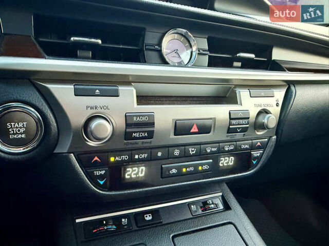 Чорний Лексус ЕС, об'ємом двигуна 3.5 л та пробігом 170 тис. км за 18800 $, фото 30 на Automoto.ua