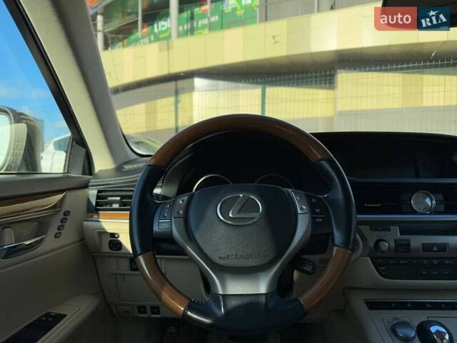 Чорний Лексус ЕС, об'ємом двигуна 2.49 л та пробігом 283 тис. км за 16490 $, фото 14 на Automoto.ua
