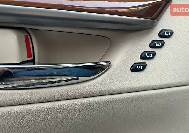 Лексус ЕС 2013 в Киеве на Automoto.ua Черный Лексус ЕС, объемом двигателя 2.49 л и пробегом 283 тыс. км за 17990 $, фото 11 на Automoto.ua