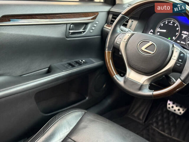 Черный Лексус ЕС, объемом двигателя 3.5 л и пробегом 155 тыс. км за 17900 $, фото 33 на Automoto.ua