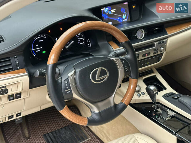 Черный Лексус ЕС, объемом двигателя 2.5 л и пробегом 196 тыс. км за 16300 $, фото 18 на Automoto.ua