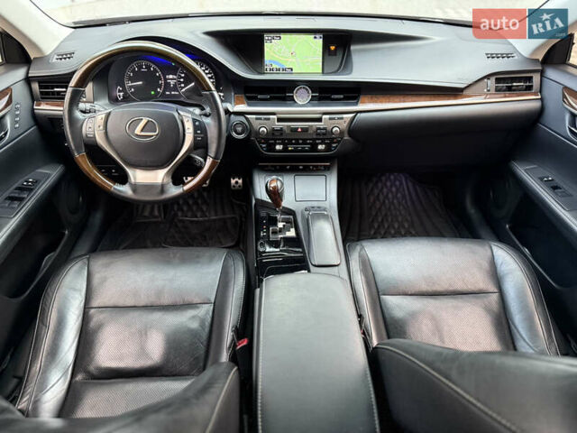 Черный Лексус ЕС, объемом двигателя 3.5 л и пробегом 159 тыс. км за 16900 $, фото 31 на Automoto.ua