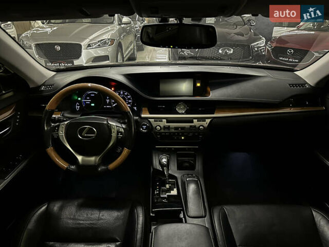 Лексус ЕС 2014 в Николаеве на Automoto.ua Черный Лексус ЕС, объемом двигателя 2.5 л и пробегом 160 тыс. км за 18999 $, фото 17 на Automoto.ua
