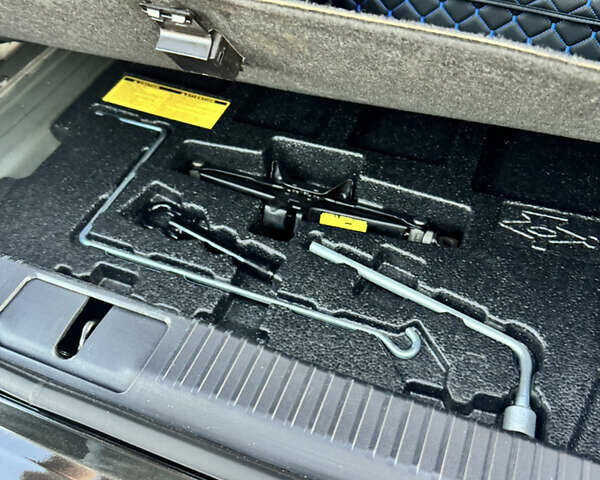 Черный Лексус ЕС, объемом двигателя 3.46 л и пробегом 95 тыс. км за 19400 $, фото 4 на Automoto.ua