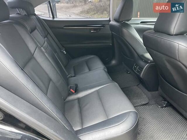 Черный Лексус ЕС, объемом двигателя 3.46 л и пробегом 173 тыс. км за 19000 $, фото 6 на Automoto.ua