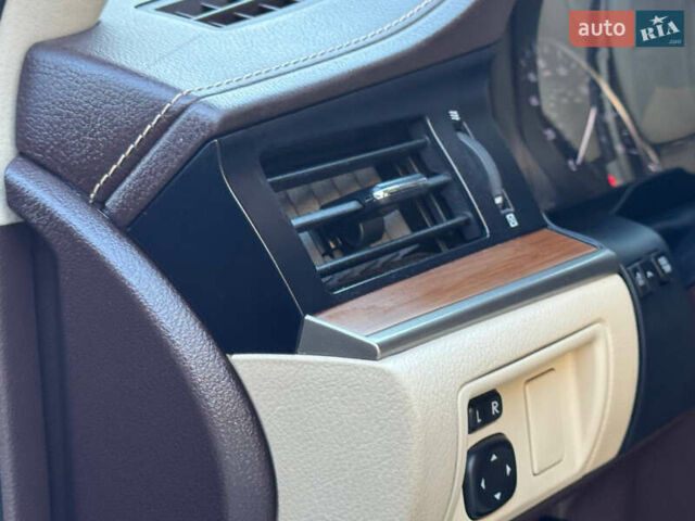 Чорний Лексус ЕС, об'ємом двигуна 2.49 л та пробігом 110 тис. км за 25000 $, фото 37 на Automoto.ua