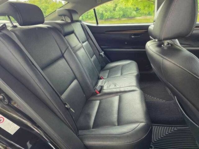 Черный Лексус ЕС, объемом двигателя 3.5 л и пробегом 110 тыс. км за 10500 $, фото 10 на Automoto.ua