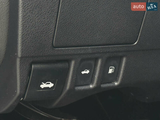 Черный Лексус ЕС, объемом двигателя 3.46 л и пробегом 158 тыс. км за 21900 $, фото 24 на Automoto.ua