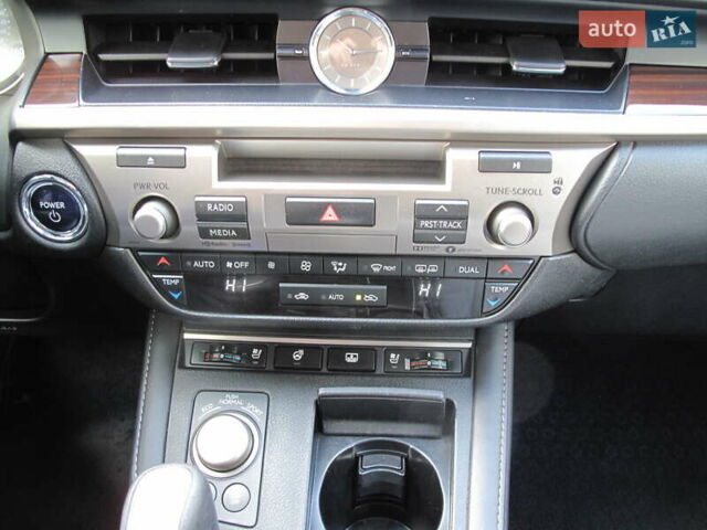 Чорний Лексус ЕС, об'ємом двигуна 2.49 л та пробігом 248 тис. км за 21500 $, фото 67 на Automoto.ua