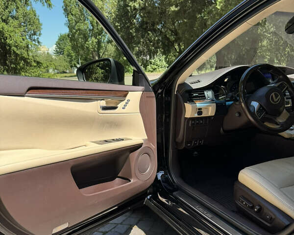 Лексус ЕС 2016 в Киеве на Automoto.ua Черный Лексус ЕС, объемом двигателя 3.46 л и пробегом 103 тыс. км за 24500 $, фото 10 на Automoto.ua