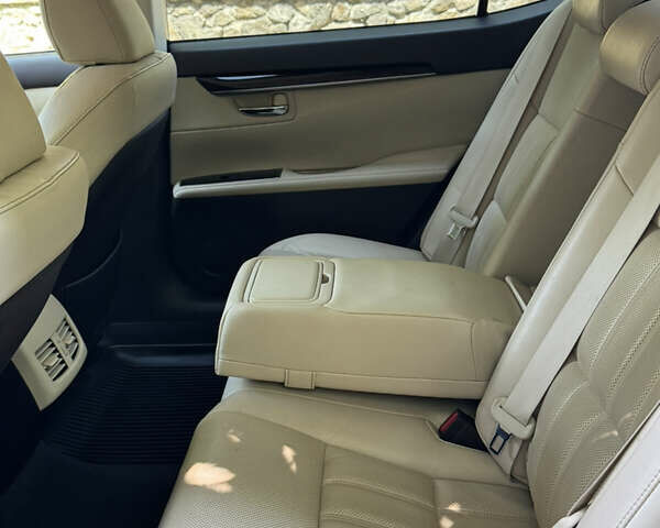 Лексус ЕС 2016 в Киеве на Automoto.ua Черный Лексус ЕС, объемом двигателя 3.46 л и пробегом 103 тыс. км за 24500 $, фото 16 на Automoto.ua