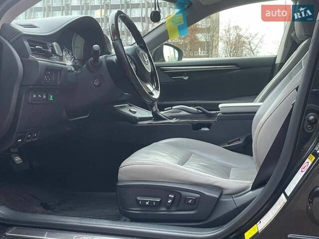 Чорний Лексус ЕС, об'ємом двигуна 2.5 л та пробігом 245 тис. км за 21900 $, фото 7 на Automoto.ua