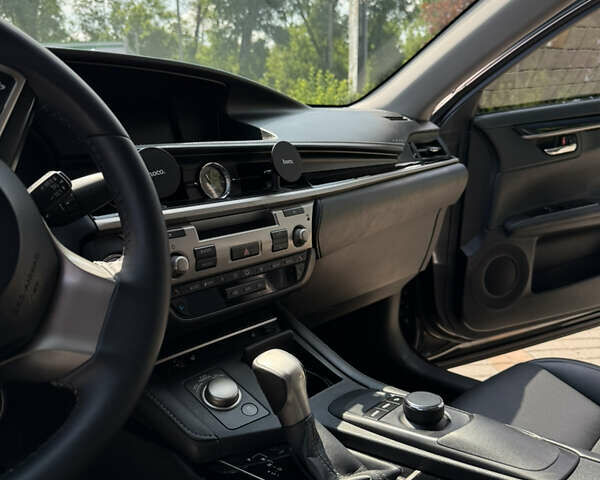 Черный Лексус ЕС, объемом двигателя 2.49 л и пробегом 90 тыс. км за 27500 $, фото 38 на Automoto.ua