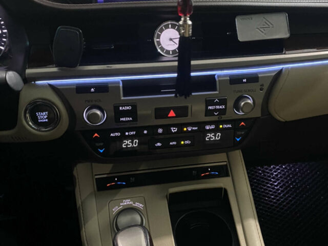 Черный Лексус ЕС, объемом двигателя 3.46 л и пробегом 150 тыс. км за 25900 $, фото 24 на Automoto.ua
