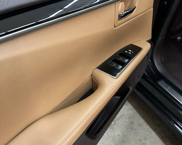 Черный Лексус ЕС, объемом двигателя 2.49 л и пробегом 169 тыс. км за 27000 $, фото 6 на Automoto.ua