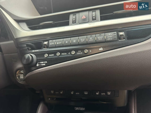 Чорний Лексус ЕС, об'ємом двигуна 2.5 л та пробігом 99 тис. км за 34900 $, фото 12 на Automoto.ua