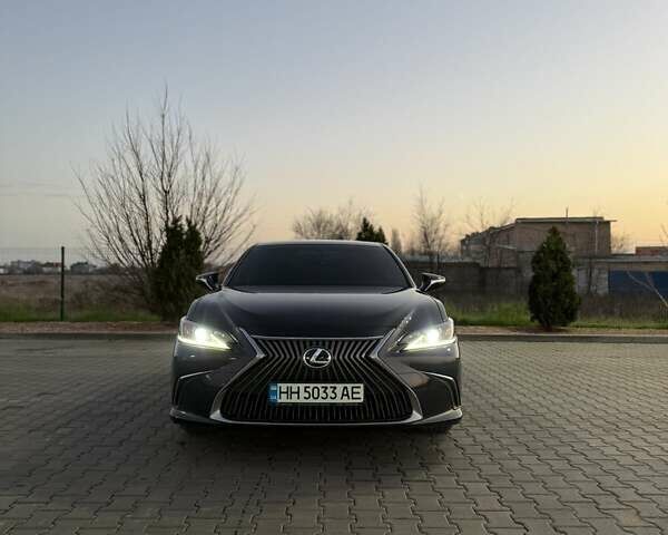 Черный Лексус ЕС, объемом двигателя 2.5 л и пробегом 197 тыс. км за 27500 $, фото 2 на Automoto.ua
