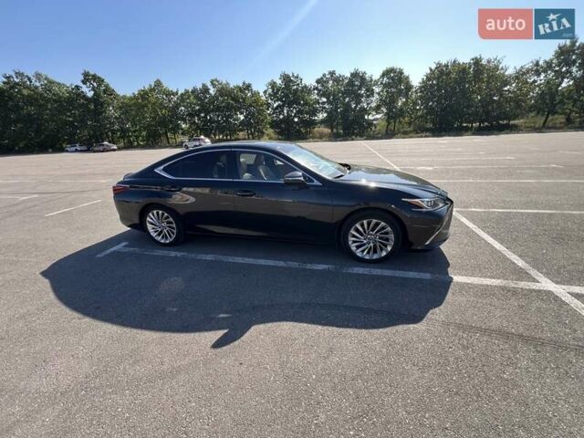 Черный Лексус ЕС, объемом двигателя 2.49 л и пробегом 145 тыс. км за 33000 $, фото 1 на Automoto.ua