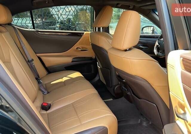 Черный Лексус ЕС, объемом двигателя 2.49 л и пробегом 137 тыс. км за 38530 $, фото 6 на Automoto.ua