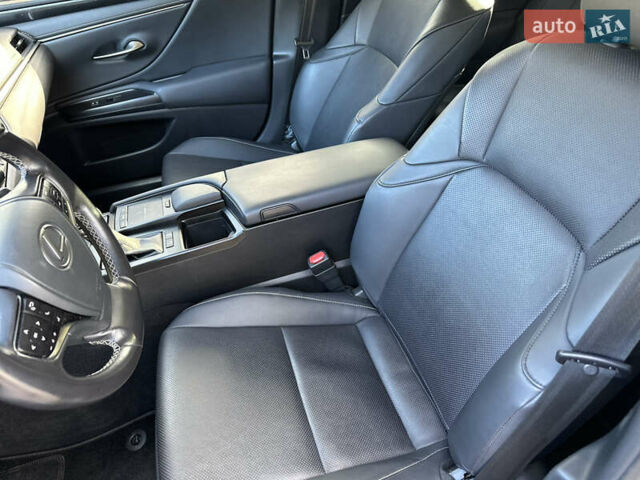 Черный Лексус ЕС, объемом двигателя 2.49 л и пробегом 130 тыс. км за 29500 $, фото 15 на Automoto.ua