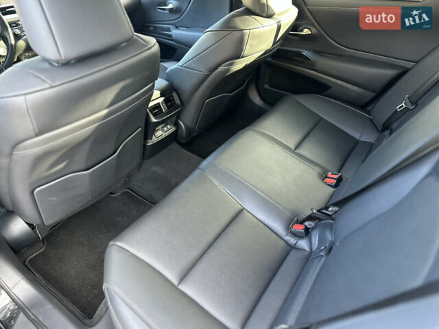 Черный Лексус ЕС, объемом двигателя 2.49 л и пробегом 130 тыс. км за 29500 $, фото 22 на Automoto.ua
